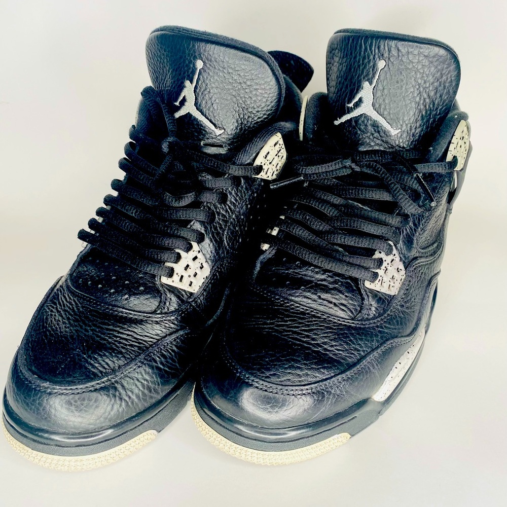 - Jordan retro 4 Oreo in Great condition !!!!!!